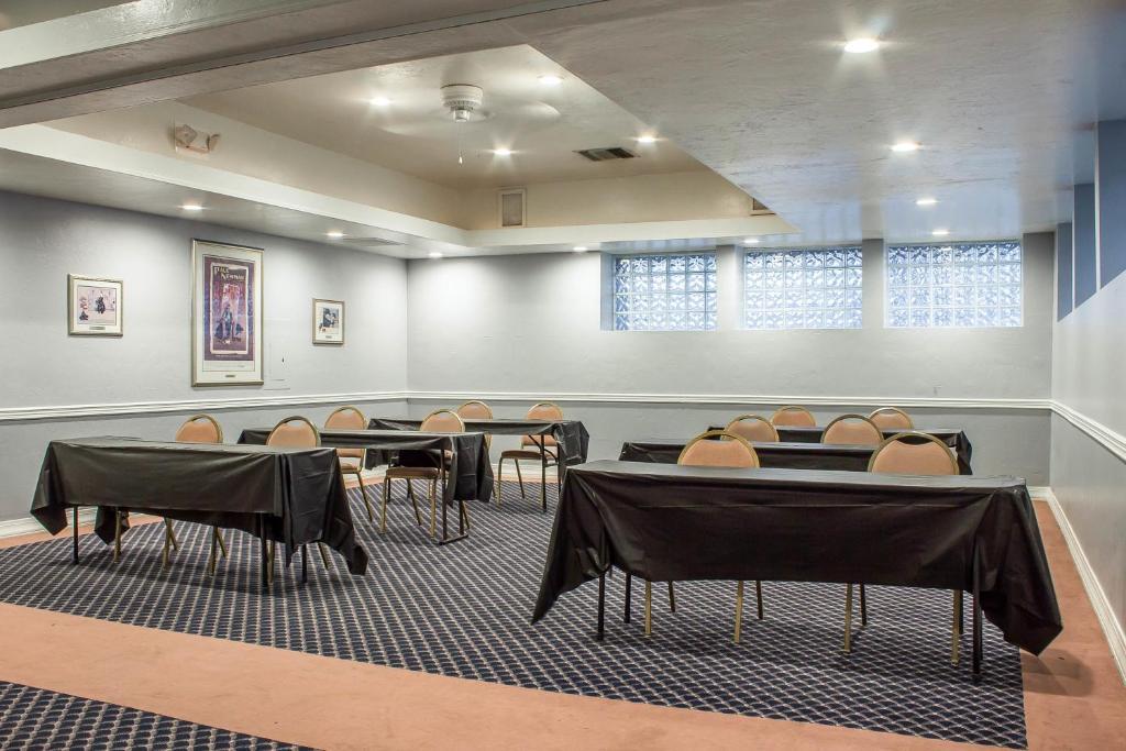 Red Roof Inn Tucson Downtown - University Экстерьер фото