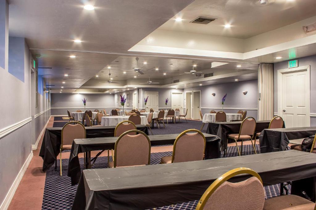 Red Roof Inn Tucson Downtown - University Экстерьер фото